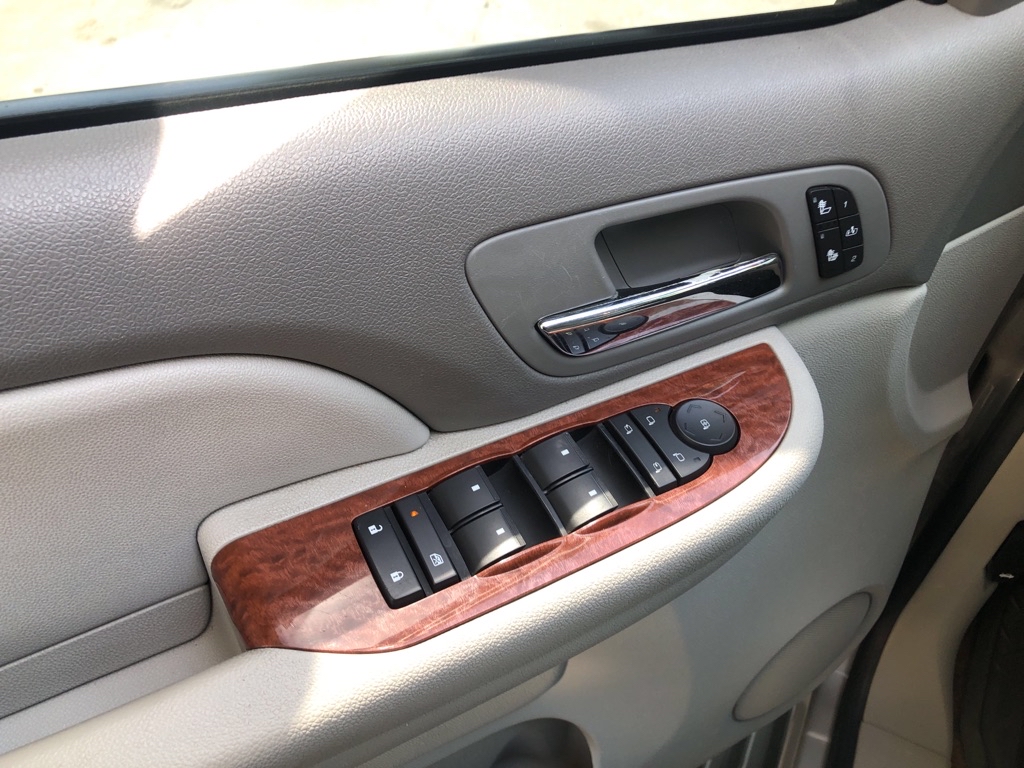 Photo 15 of this GMC YUKON XL
