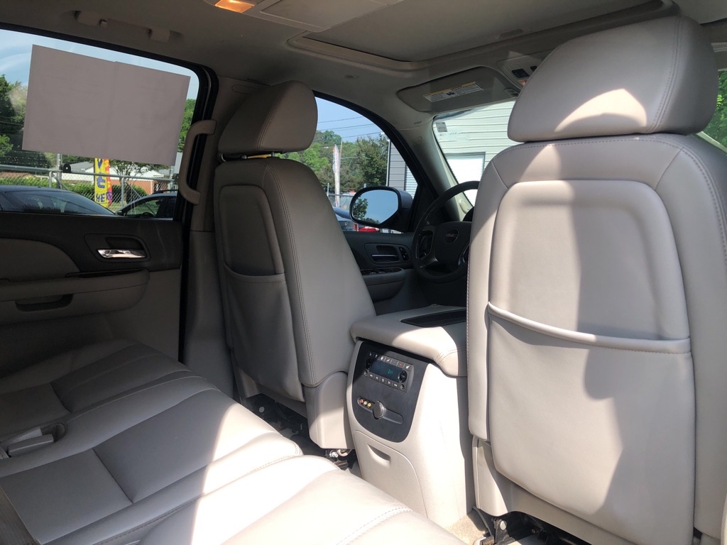 Photo 27 of this GMC YUKON XL