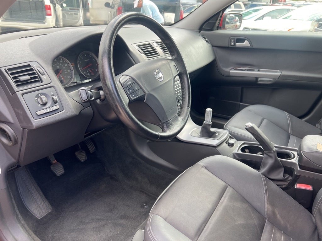 Photo 11 of this VOLVO S40