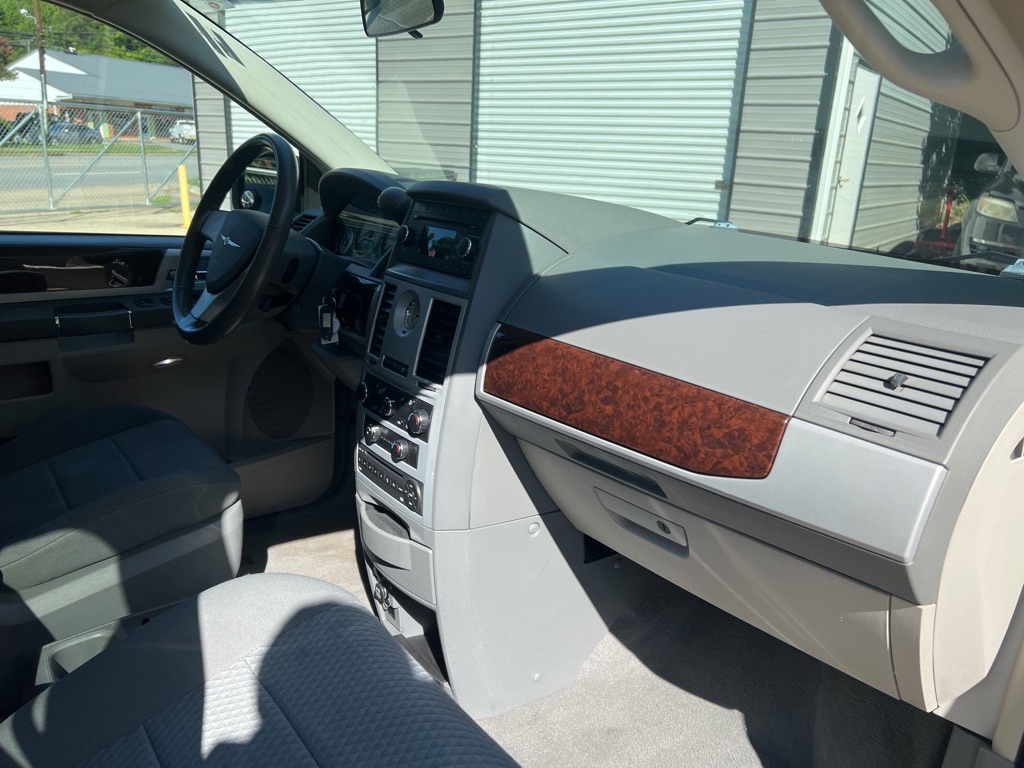Photo 20 of this CHRYSLER TOWN & COUNTRY