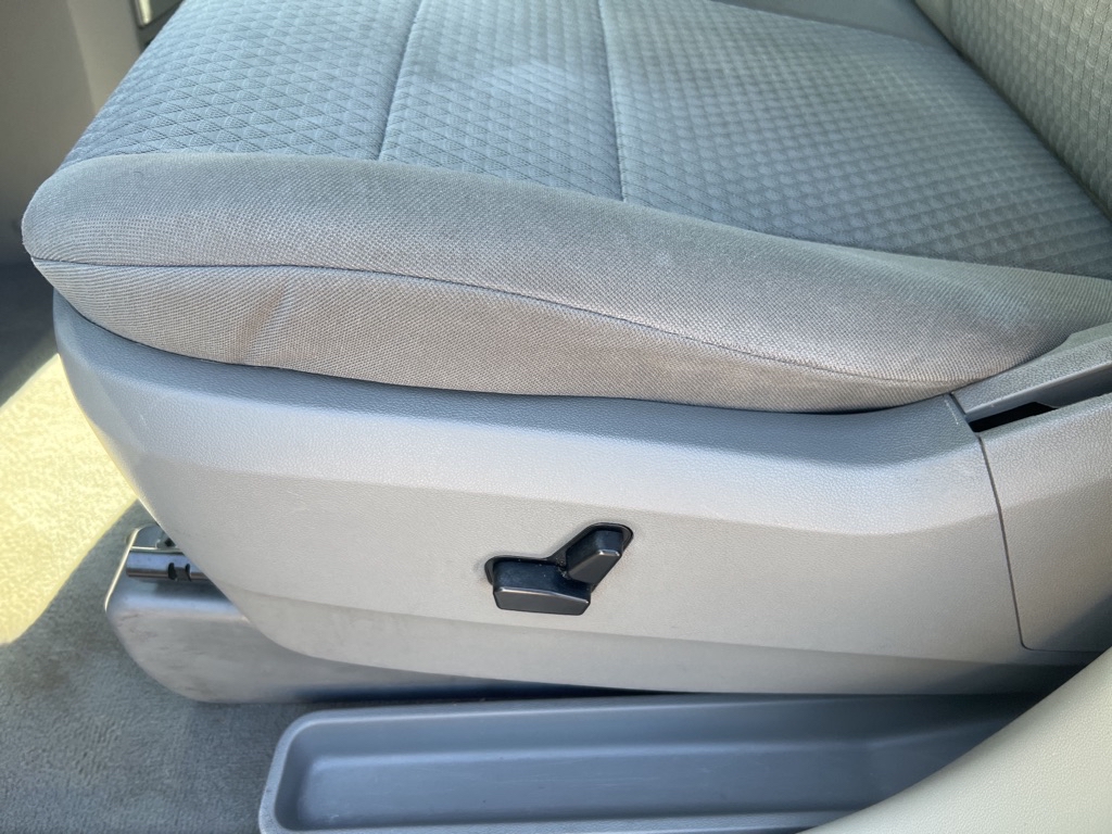 Photo 13 of this CHRYSLER TOWN & COUNTRY