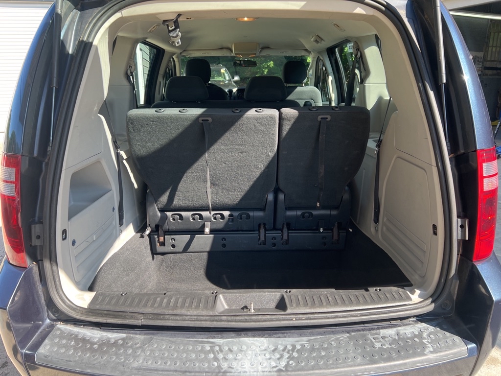 Photo 8 of this DODGE GRAND CARAVAN