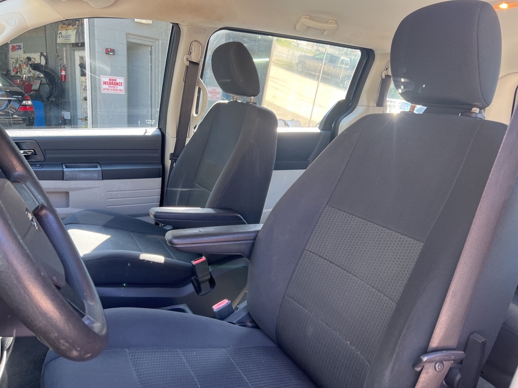 Photo 14 of this DODGE GRAND CARAVAN