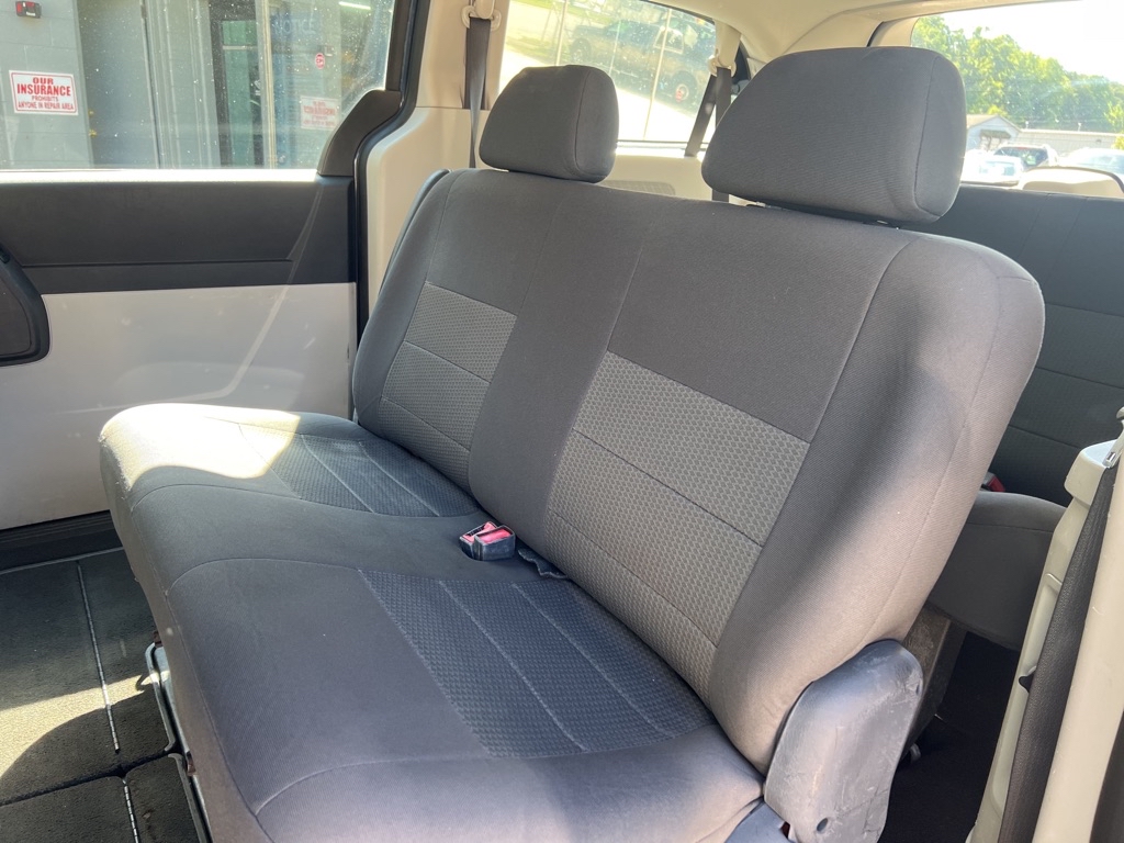 Photo 16 of this DODGE GRAND CARAVAN