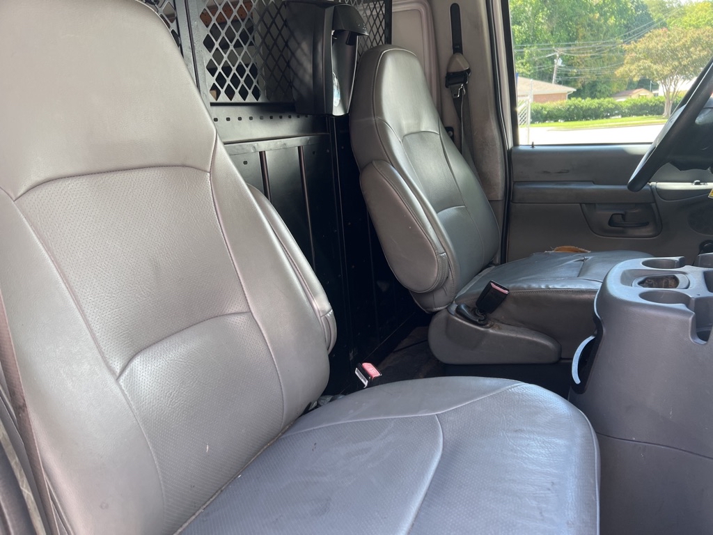 Photo 17 of this FORD ECONOLINE