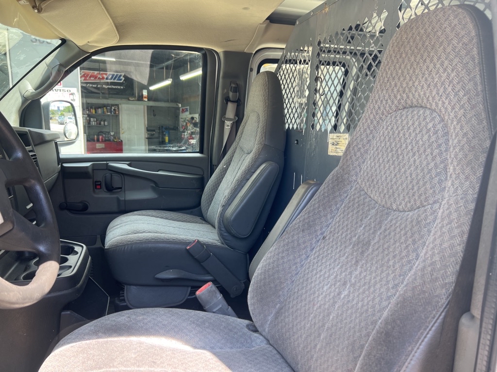 Photo 11 of this GMC SAVANA