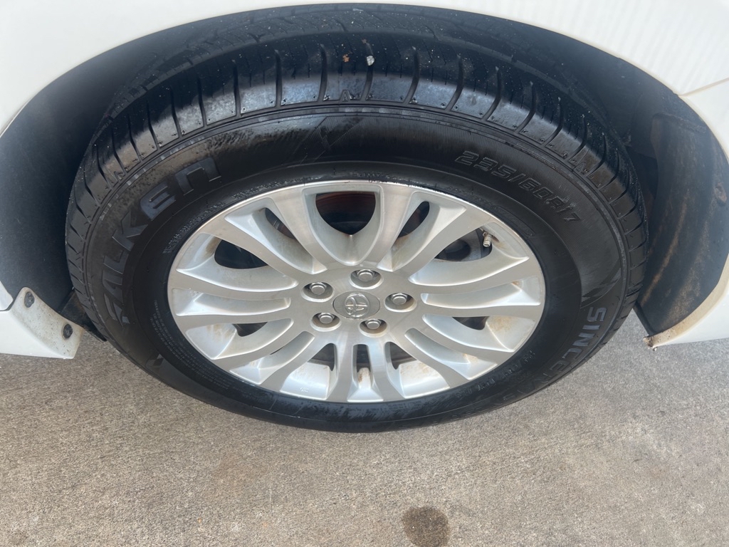 Photo 9 of this TOYOTA SIENNA