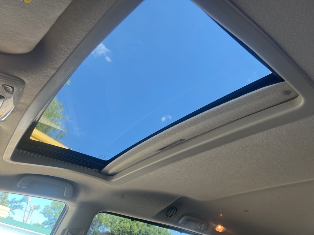 Photo 15 of this TOYOTA SIENNA