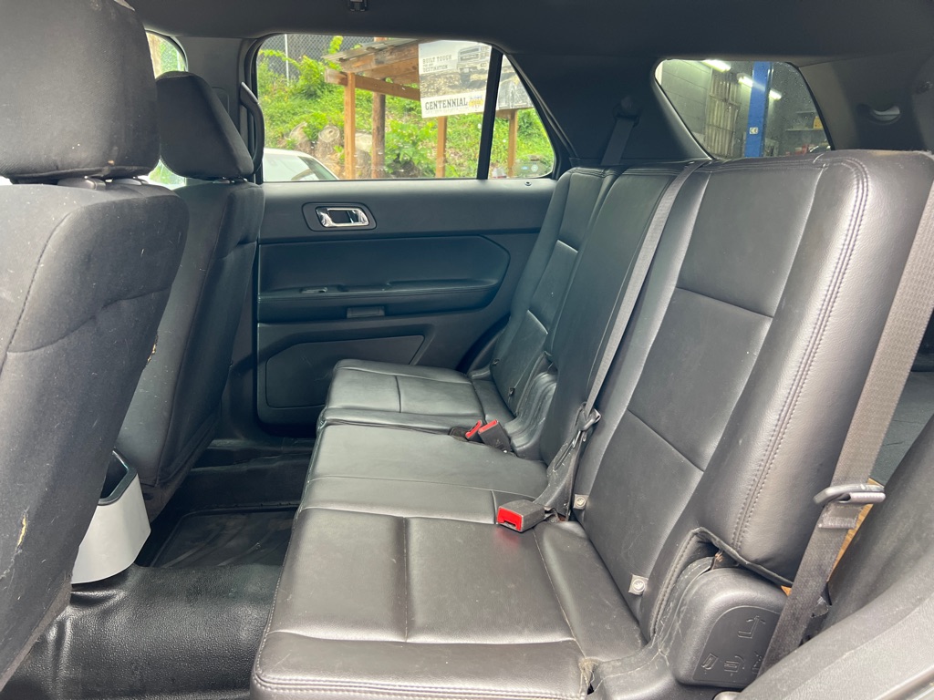 Photo 17 of this FORD EXPLORER