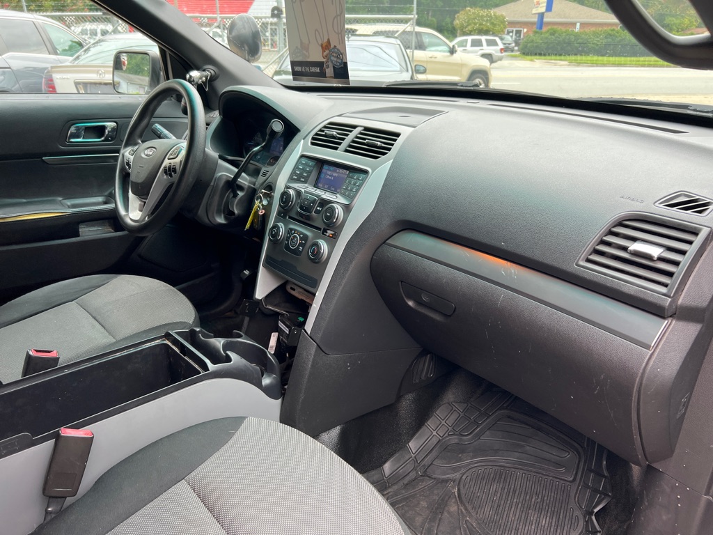 Photo 18 of this FORD EXPLORER