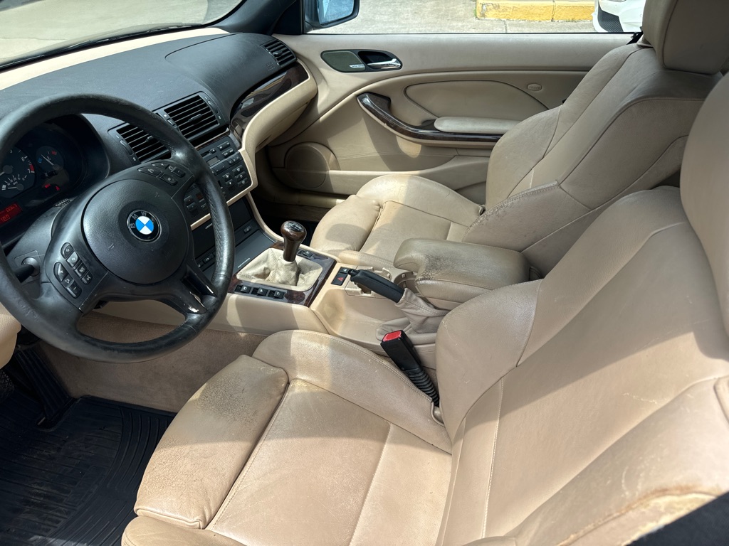 Photo 10 of this BMW 325