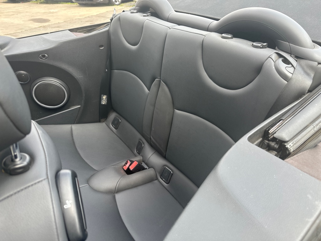 Photo 17 of this MINI COOPER