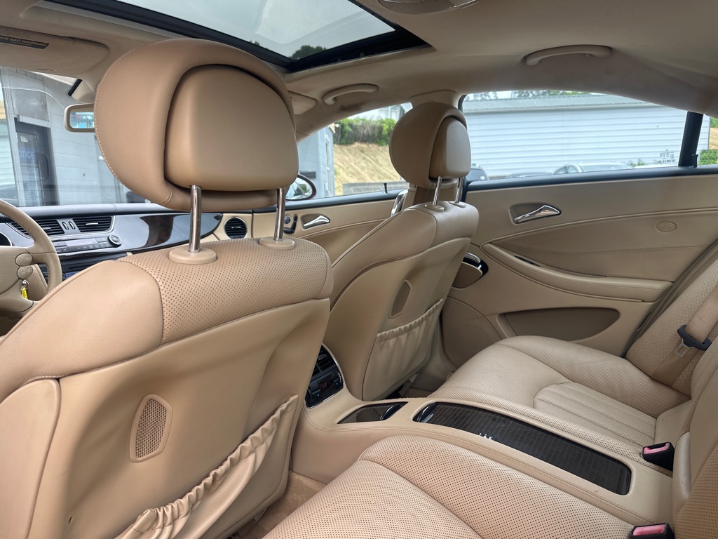 Photo 14 of this MERCEDES-BENZ CLS