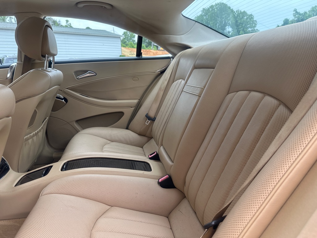 Photo 15 of this MERCEDES-BENZ CLS