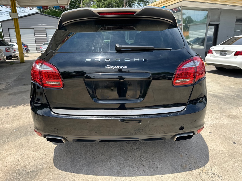Photo 7 of this PORSCHE CAYENNE