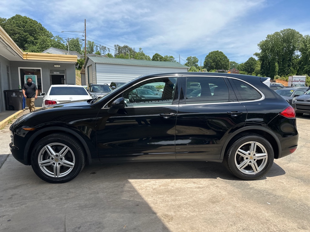 Photo 2 of this PORSCHE CAYENNE