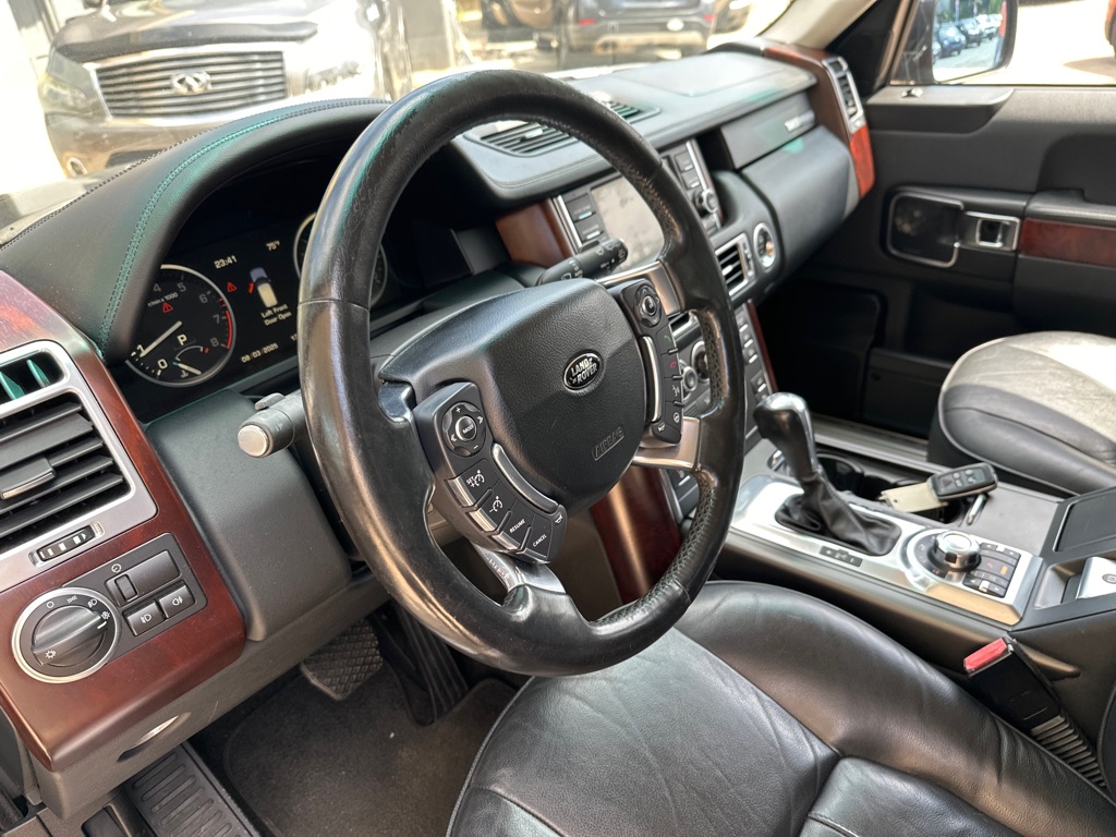 Photo 11 of this LAND ROVER RANGE ROVER