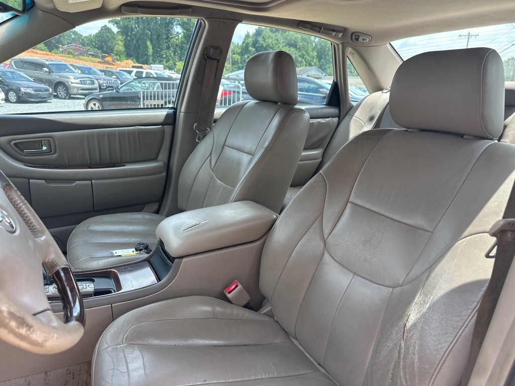 Photo 13 of this TOYOTA AVALON