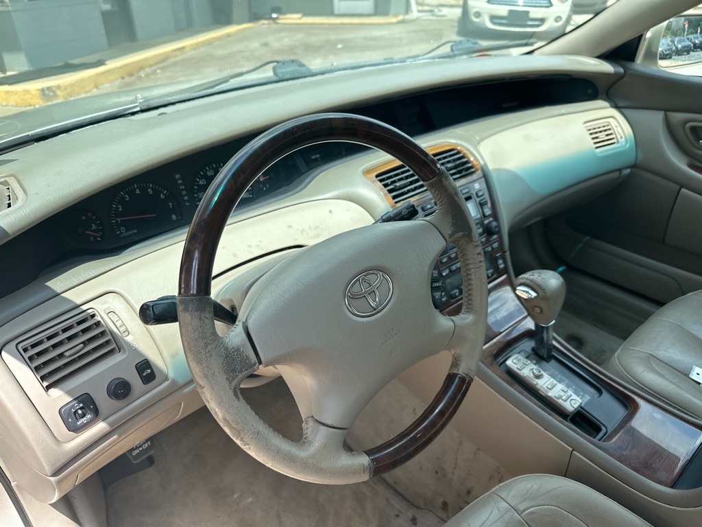 Photo 12 of this TOYOTA AVALON