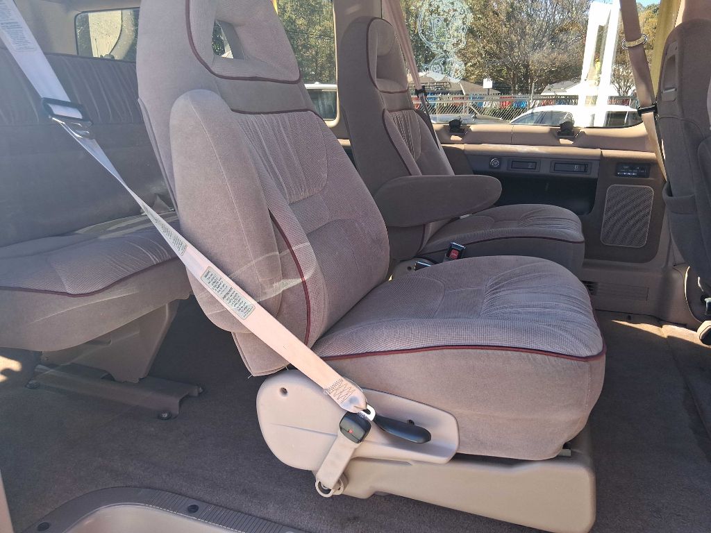 Photo 18 of this FORD ECONOLINE