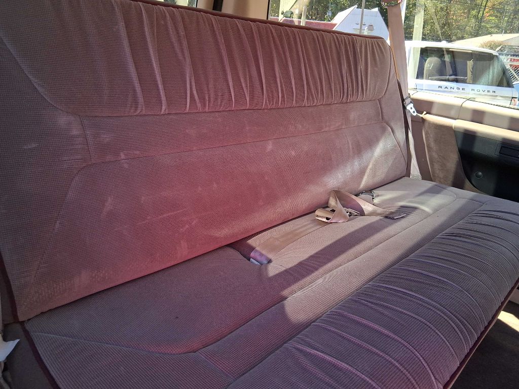 Photo 19 of this FORD ECONOLINE