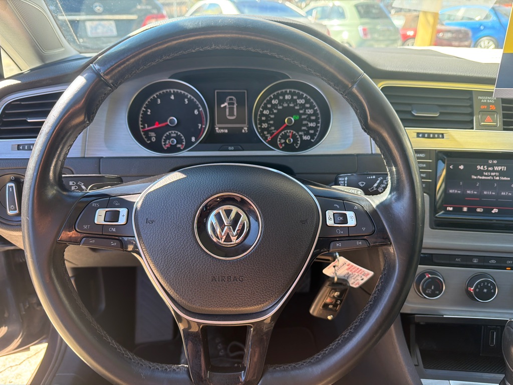 Photo 9 of this VOLKSWAGEN GOLF