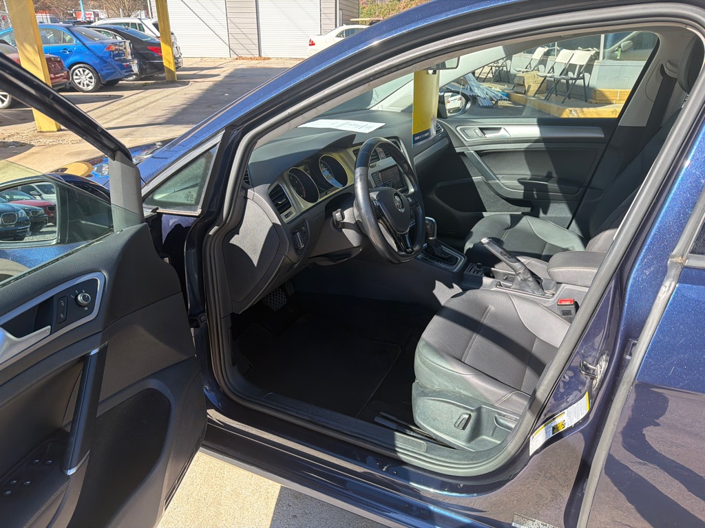 Photo 8 of this VOLKSWAGEN GOLF