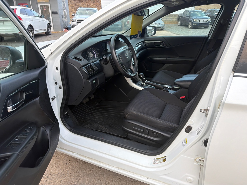 Photo 7 of this HONDA ACCORD