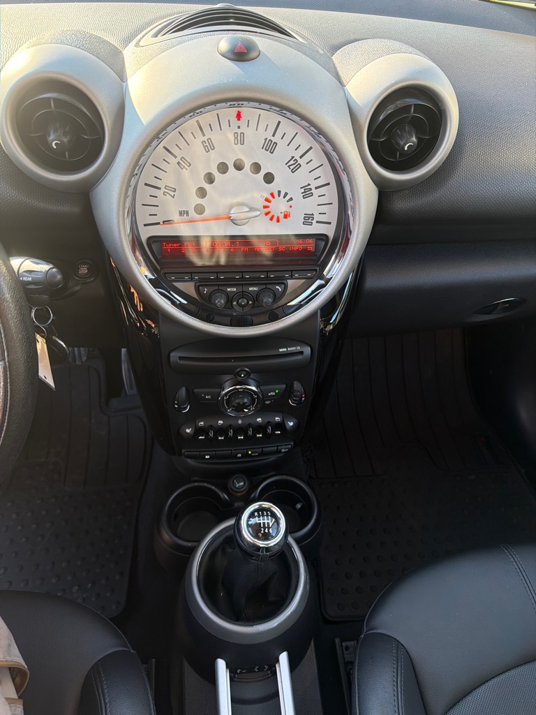 Photo 13 of this MINI COOPER