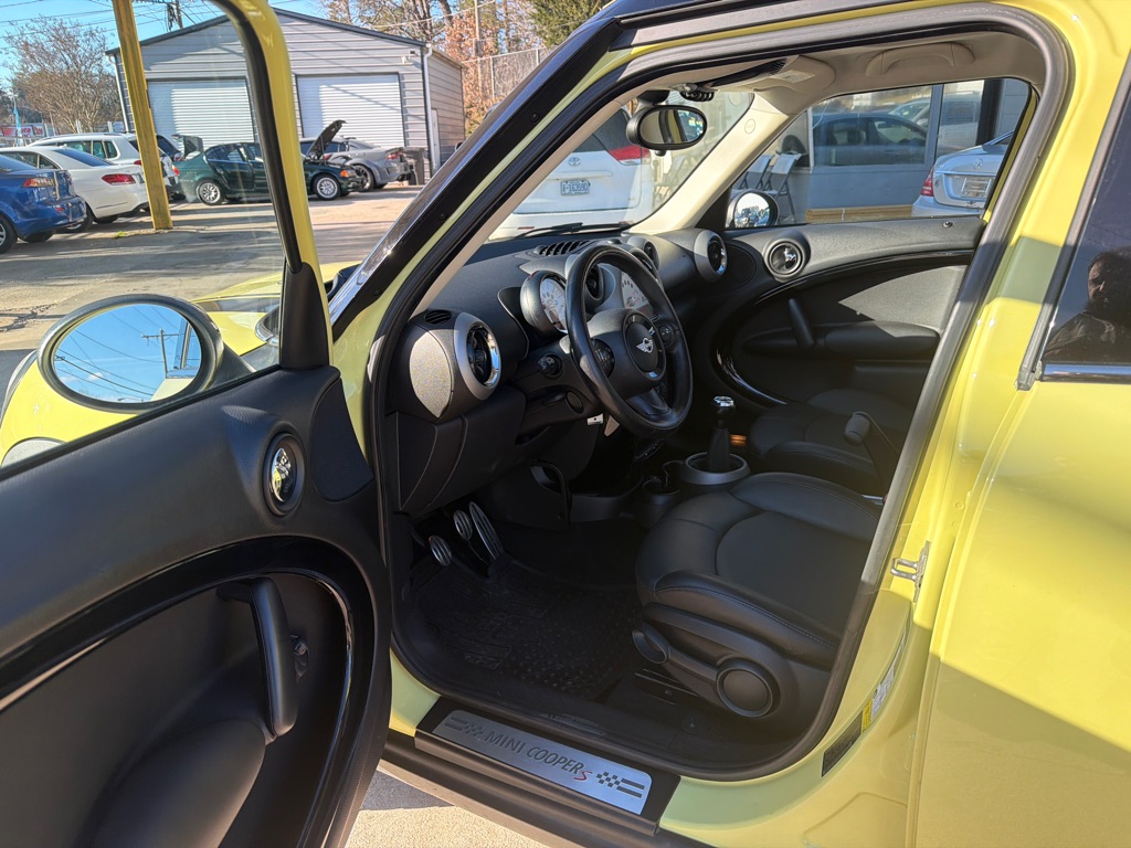 Photo 9 of this MINI COOPER