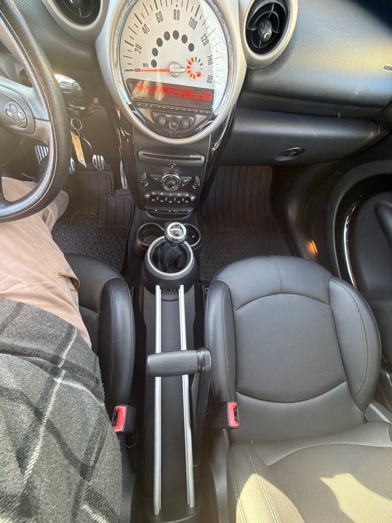 Photo 14 of this MINI COOPER