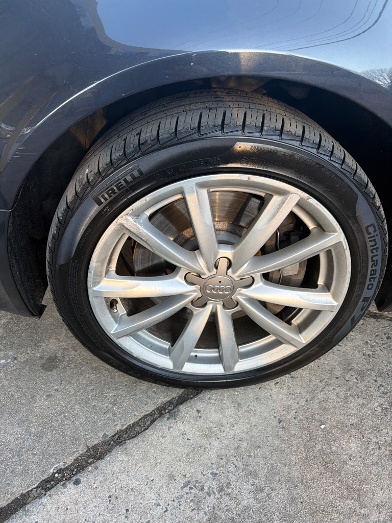 Photo 9 of this AUDI A6