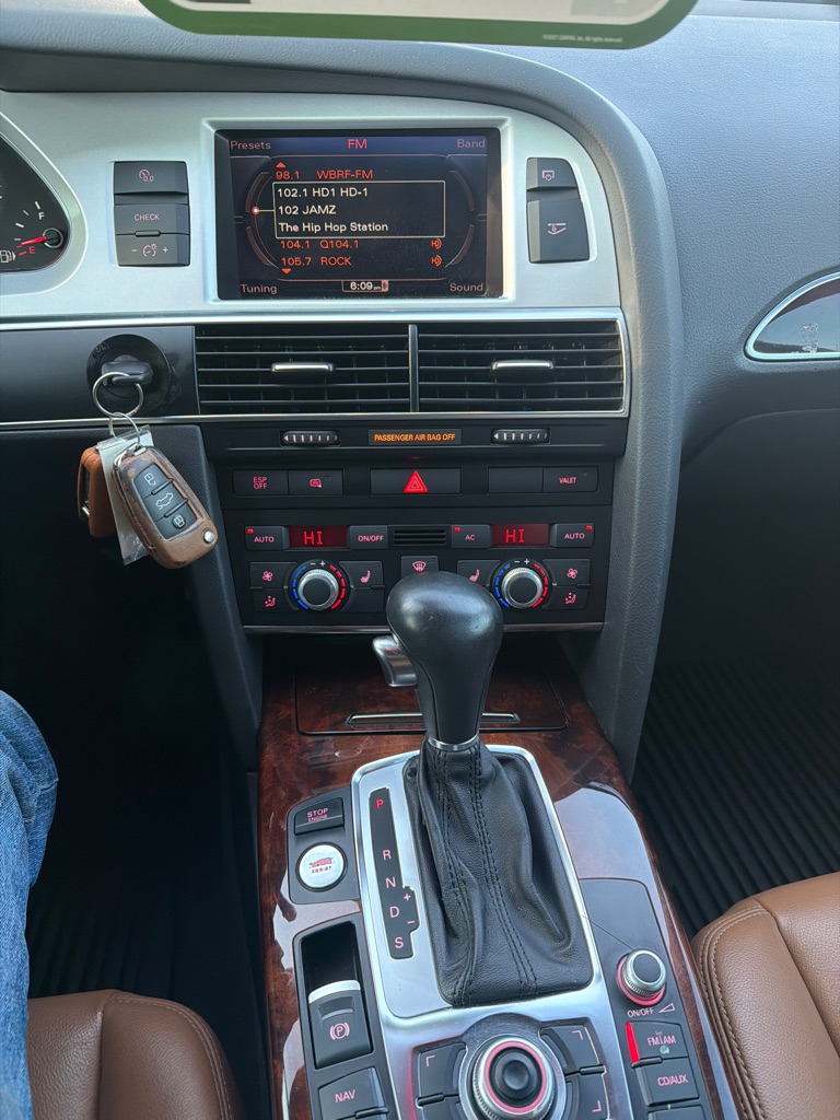 Photo 14 of this AUDI A6