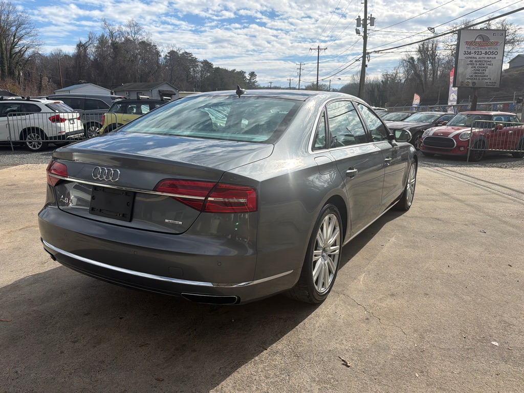 Photo 7 of this AUDI A8