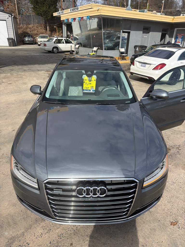 Photo 16 of this AUDI A8