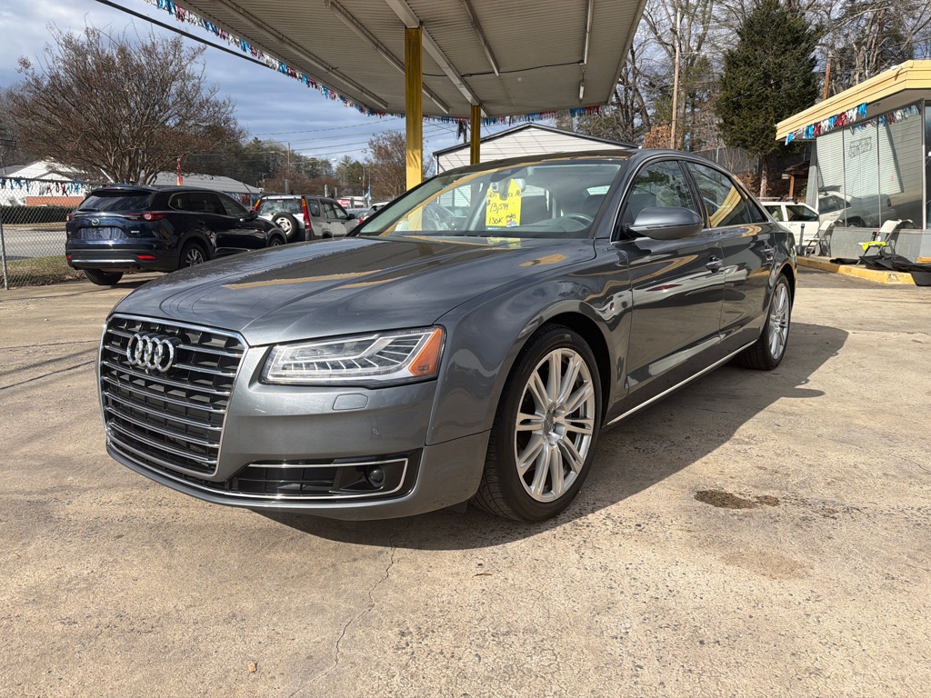 Photo 3 of this AUDI A8