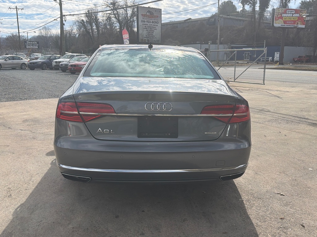 Photo 6 of this AUDI A8
