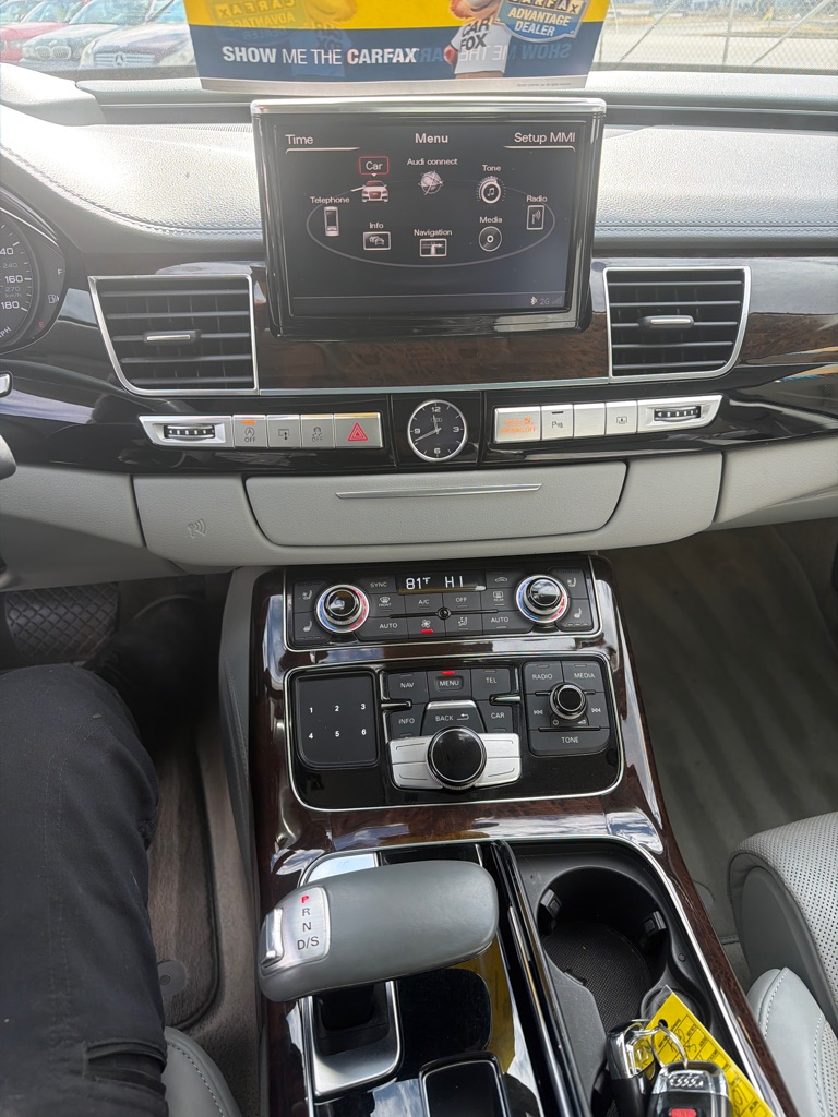 Photo 11 of this AUDI A8