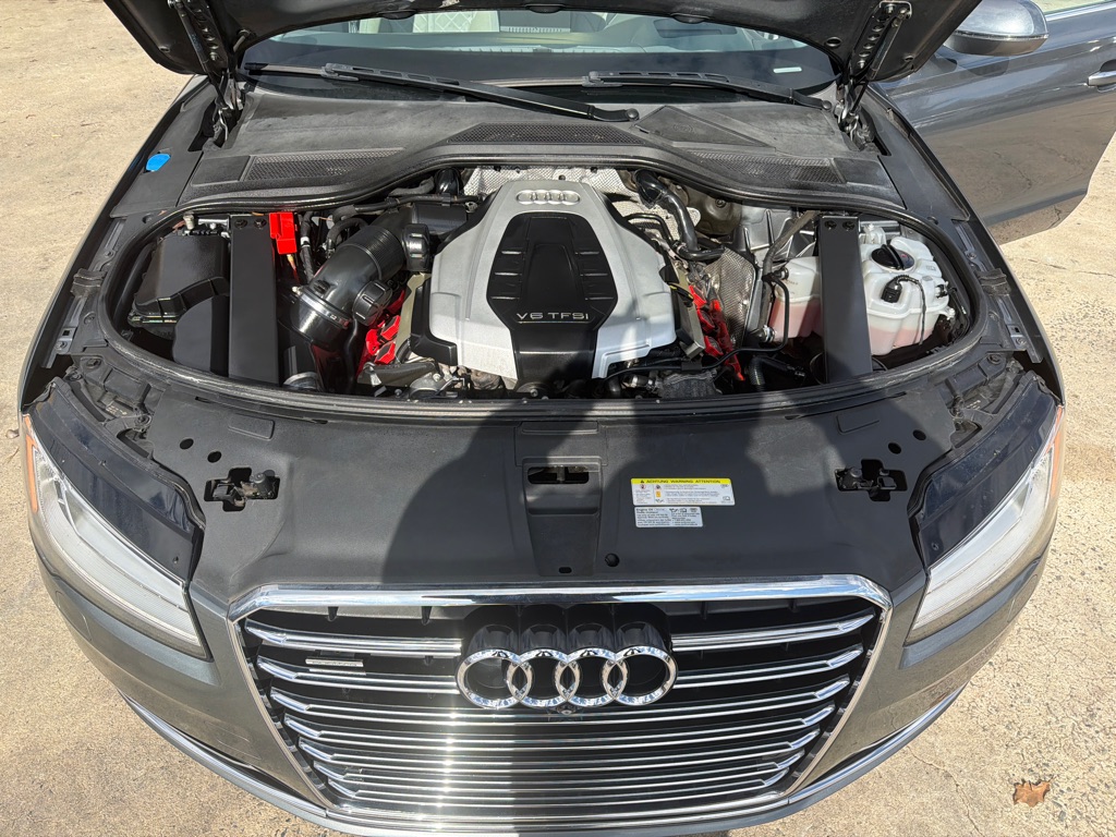 Photo 15 of this AUDI A8