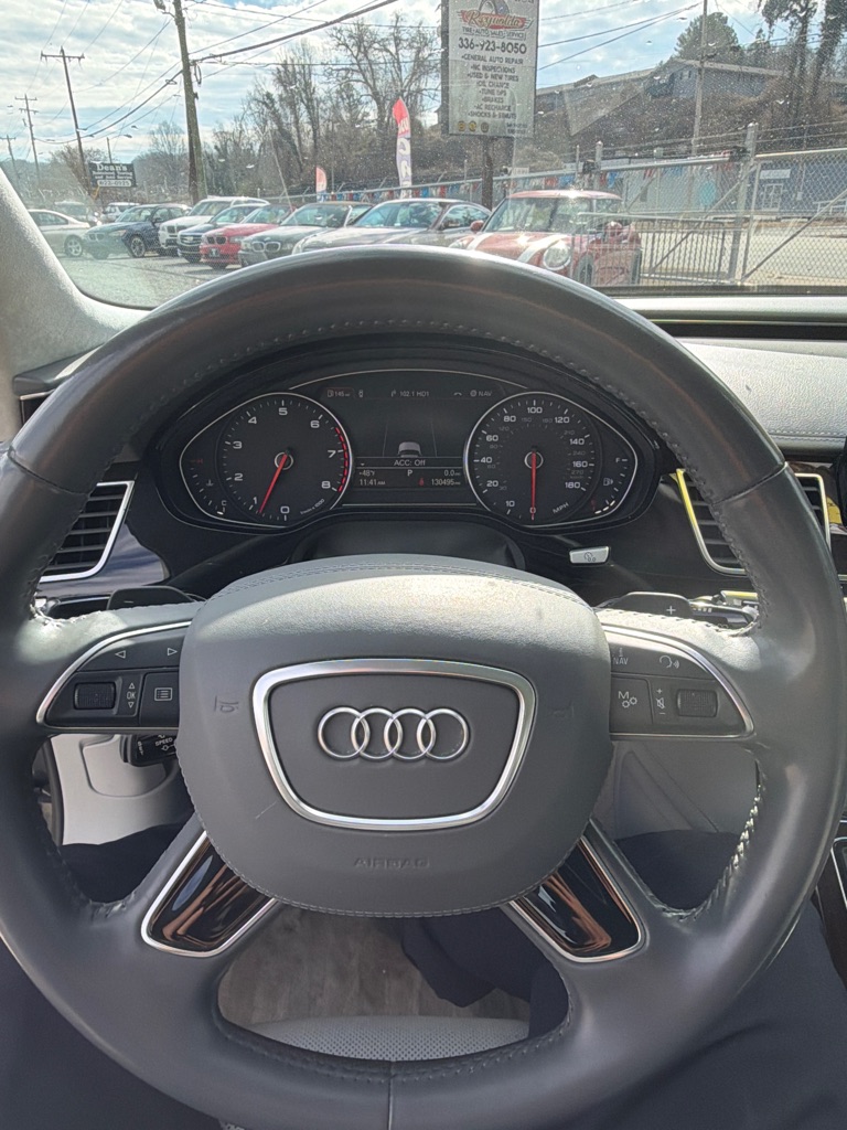 Photo 10 of this AUDI A8