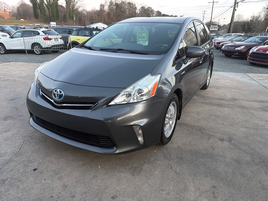 Photo 3 of this TOYOTA PRIUS V