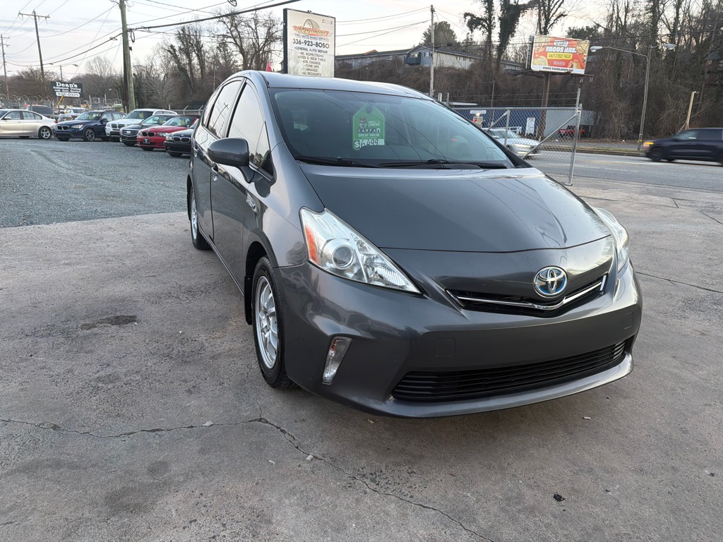 Photo 9 of this TOYOTA PRIUS V