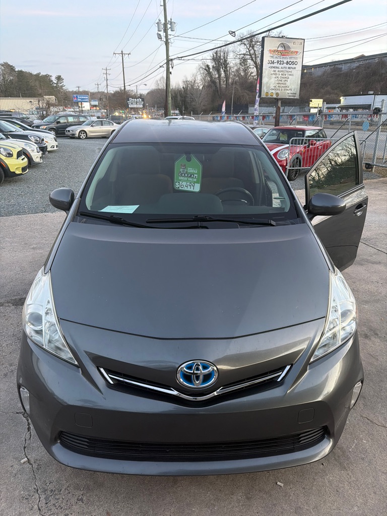Photo 20 of this TOYOTA PRIUS V