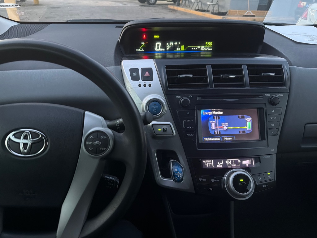 Photo 14 of this TOYOTA PRIUS V
