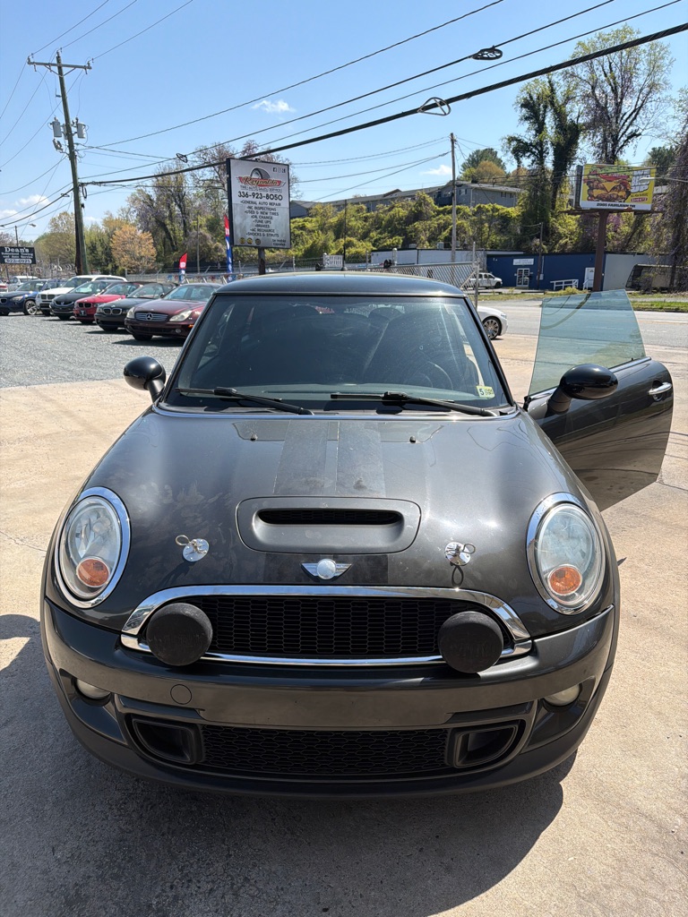Photo 19 of this MINI COOPER