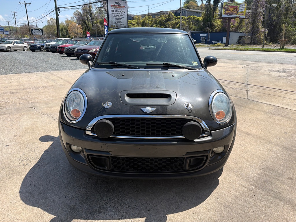 Photo 2 of this MINI COOPER