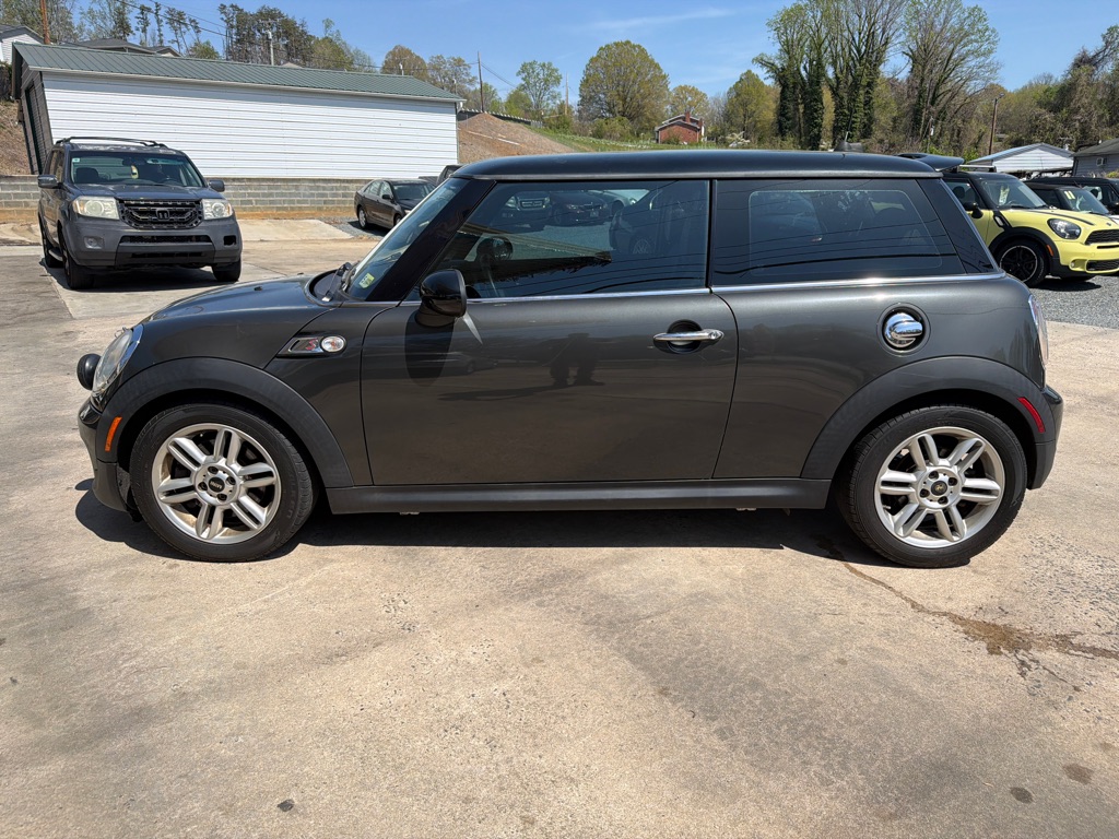 Photo 4 of this MINI COOPER