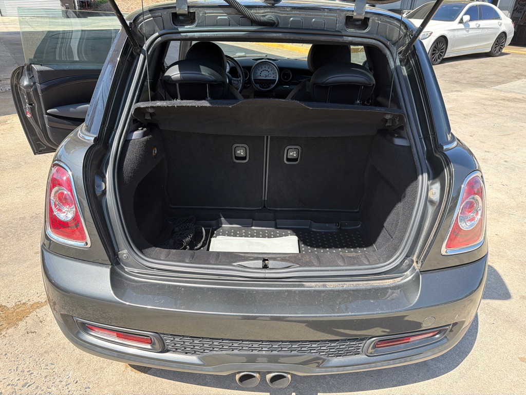 Photo 11 of this MINI COOPER
