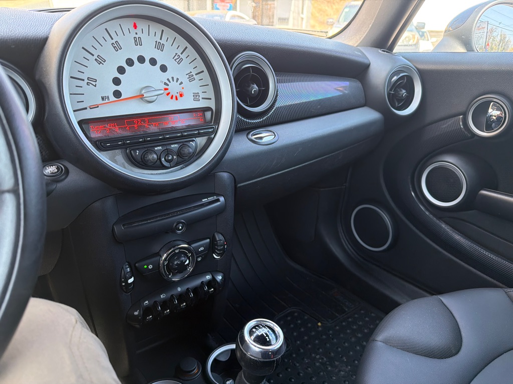 Photo 13 of this MINI COOPER