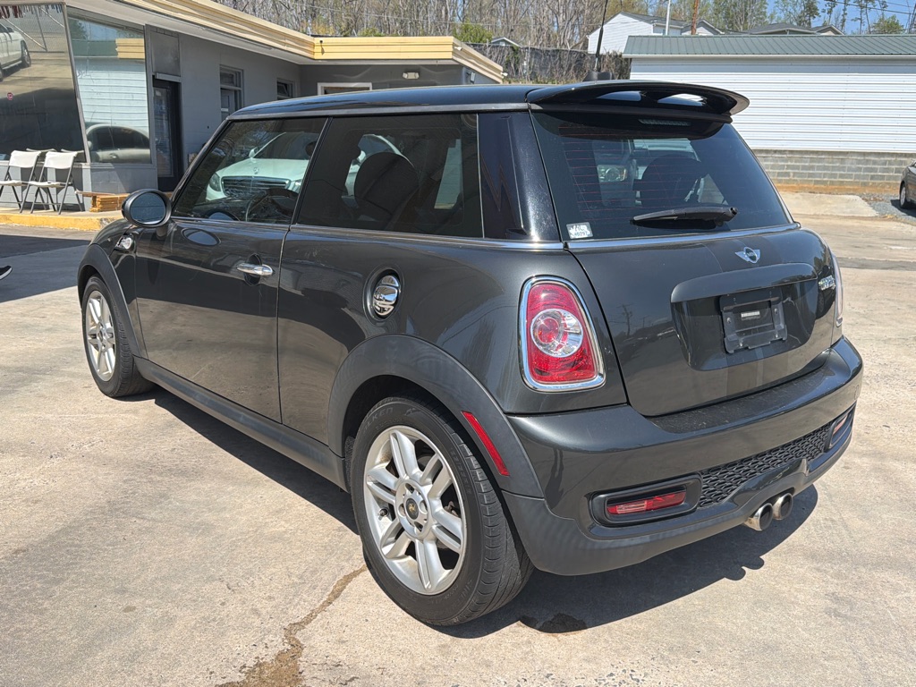 Photo 5 of this MINI COOPER